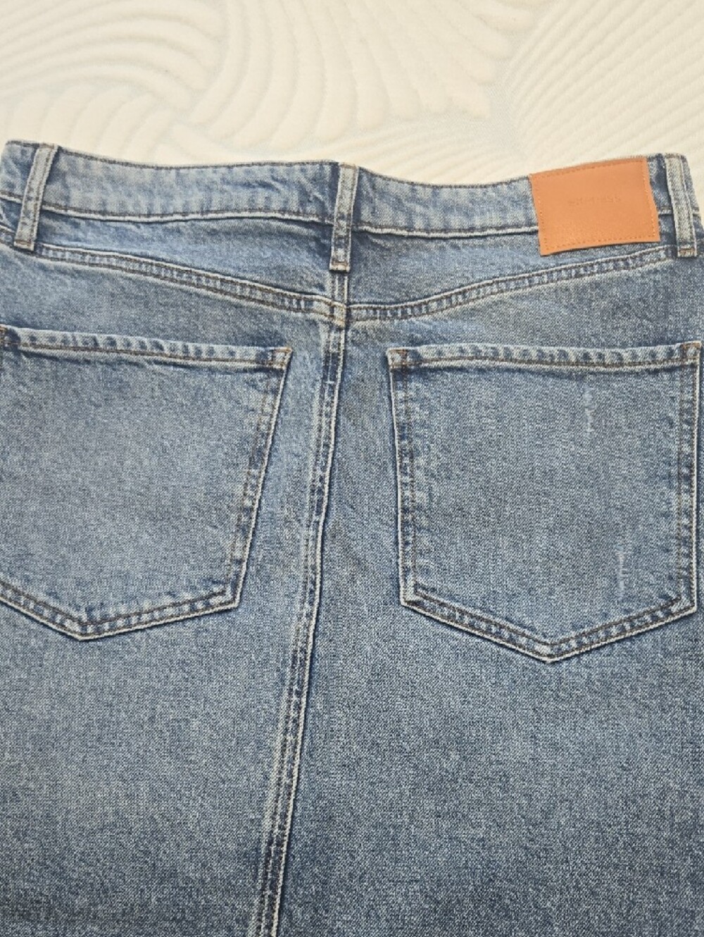 Express Women’s Blue Denim Front-Slit Midi Skirt-Jeans - Picture 6 of 10